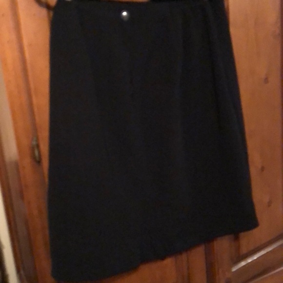 Skirt - Picture 4 of 6